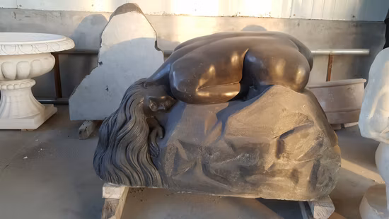 Innendekoration, Lady-Statue aus natürlichem schwarzem Steinmarmor mit Wasser (SYMS
